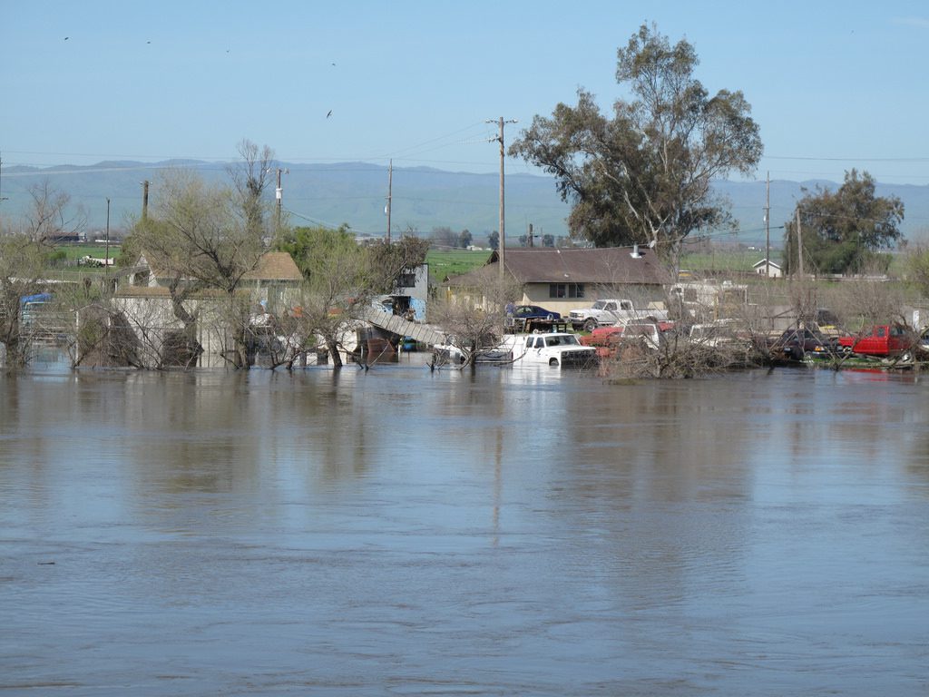 Flooding in Newman California 2011