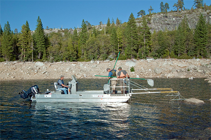 electrofishing-boat electrofishing-boat